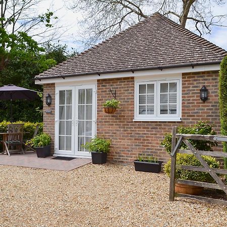 Petit Knowle Villa Cuckfield Екстериор снимка